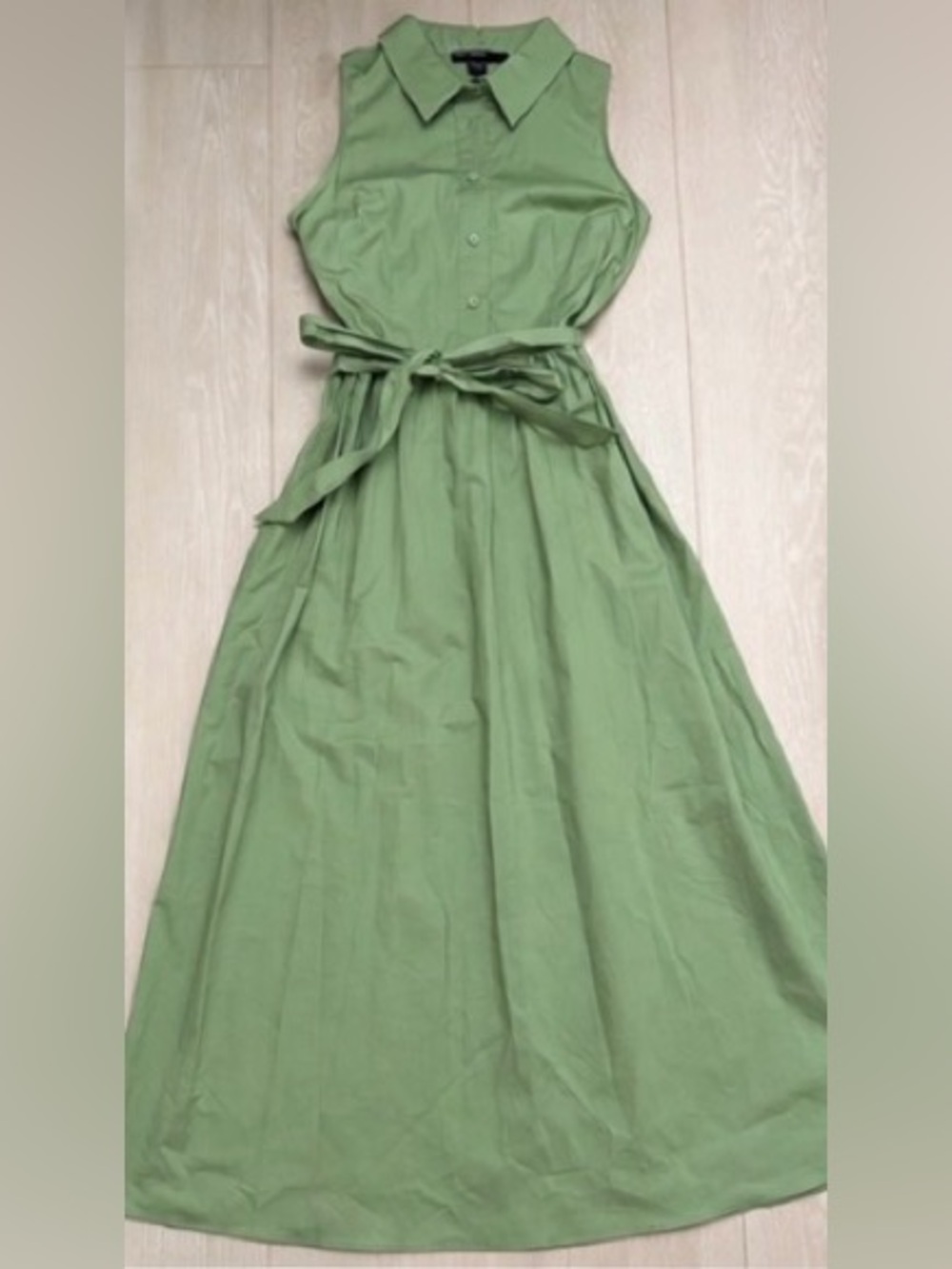 Maggy London| midi green dress